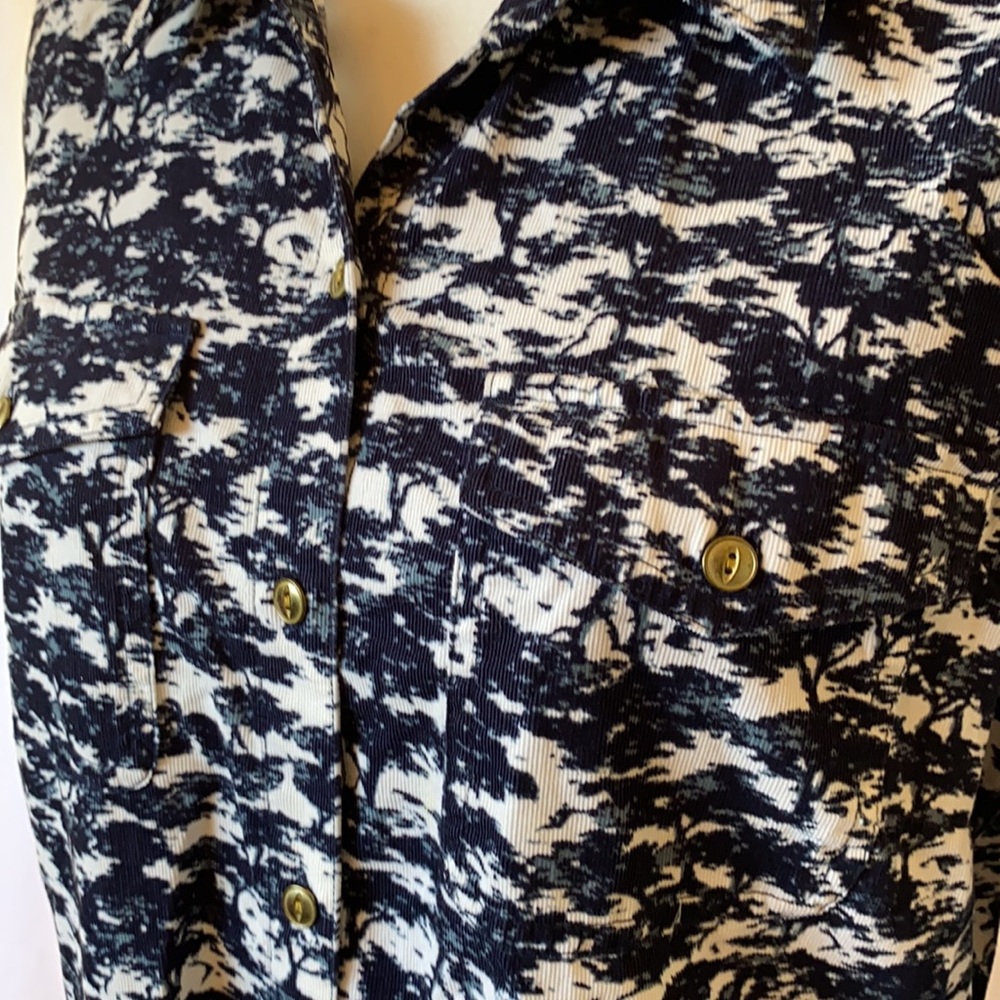Patagonia button down - Picture 2 of 5